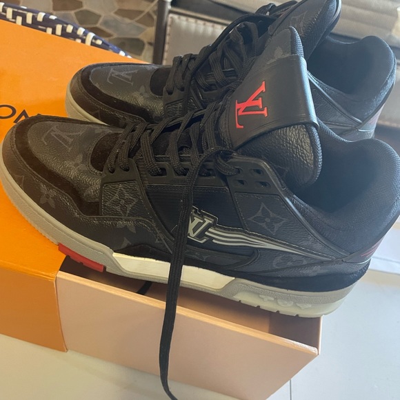 Louis Vuitton Eclipse Trainer - Picture 2 of 4